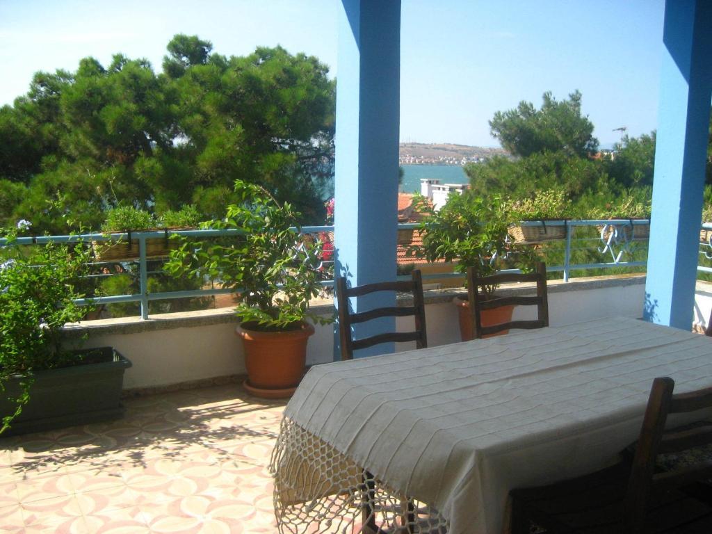 Mavi Pension Hotel Ayvalik Exterior photo