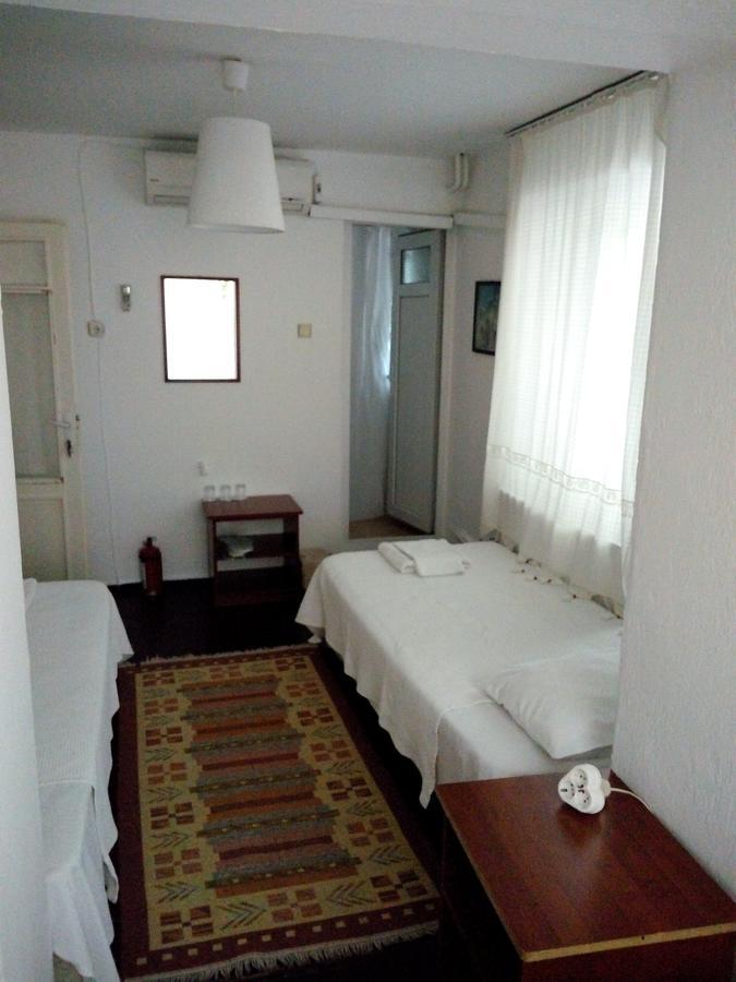 Mavi Pension Hotel Ayvalik Exterior photo